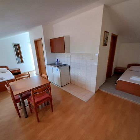 Apartments Nikolas โวดีเซ ภายนอก รูปภาพ