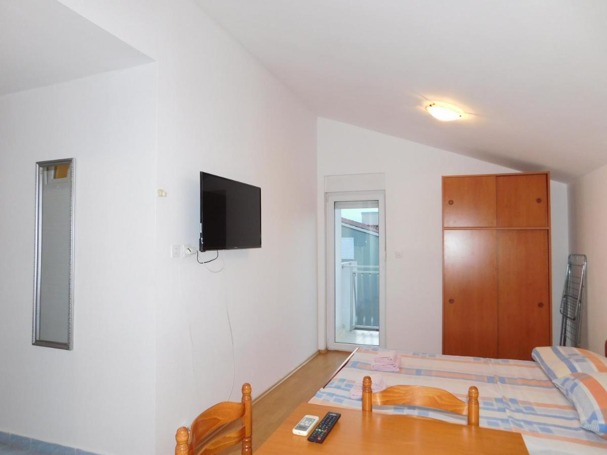 Apartments Nikolas โวดีเซ ภายนอก รูปภาพ