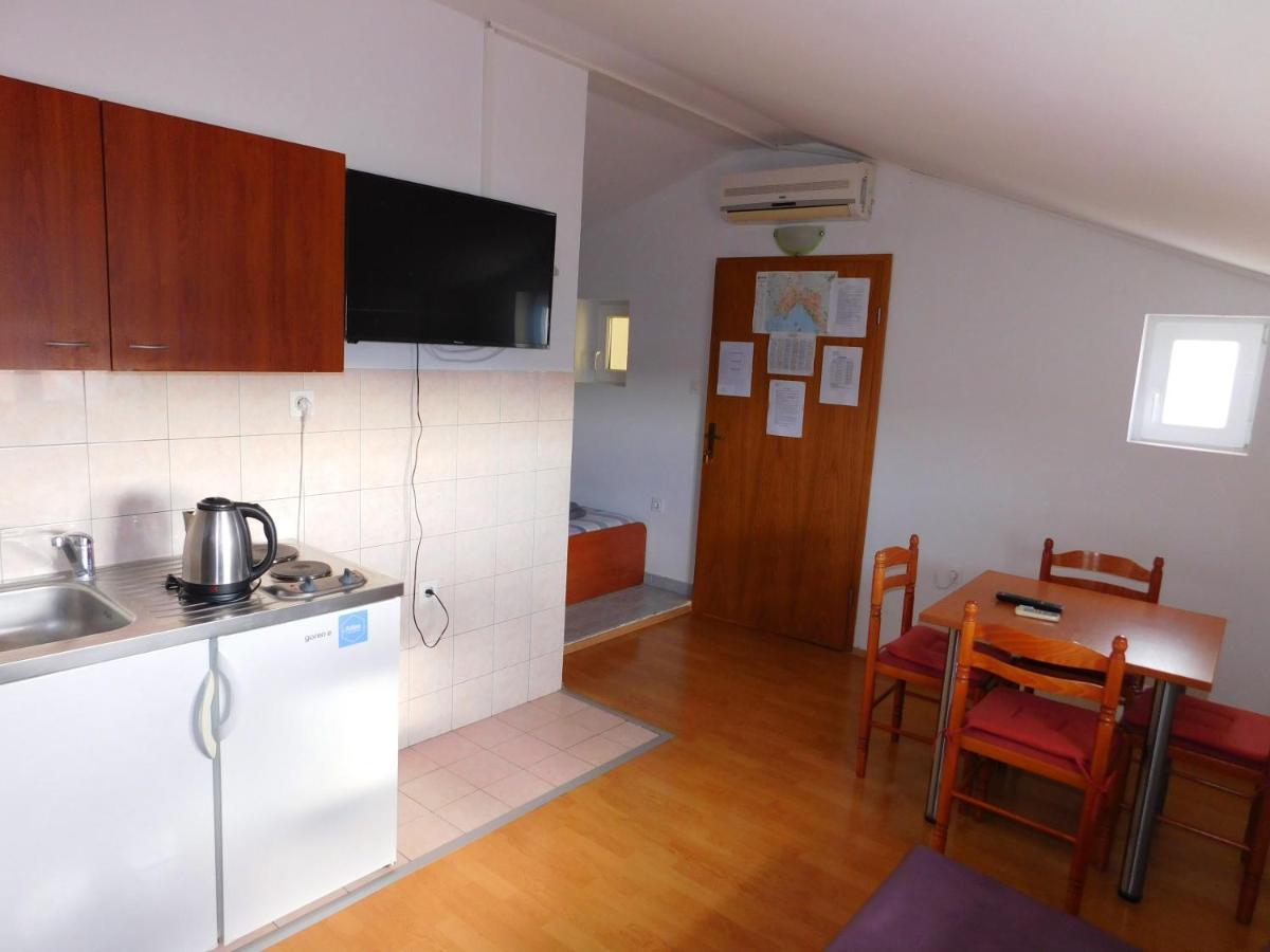 Apartments Nikolas โวดีเซ ภายนอก รูปภาพ