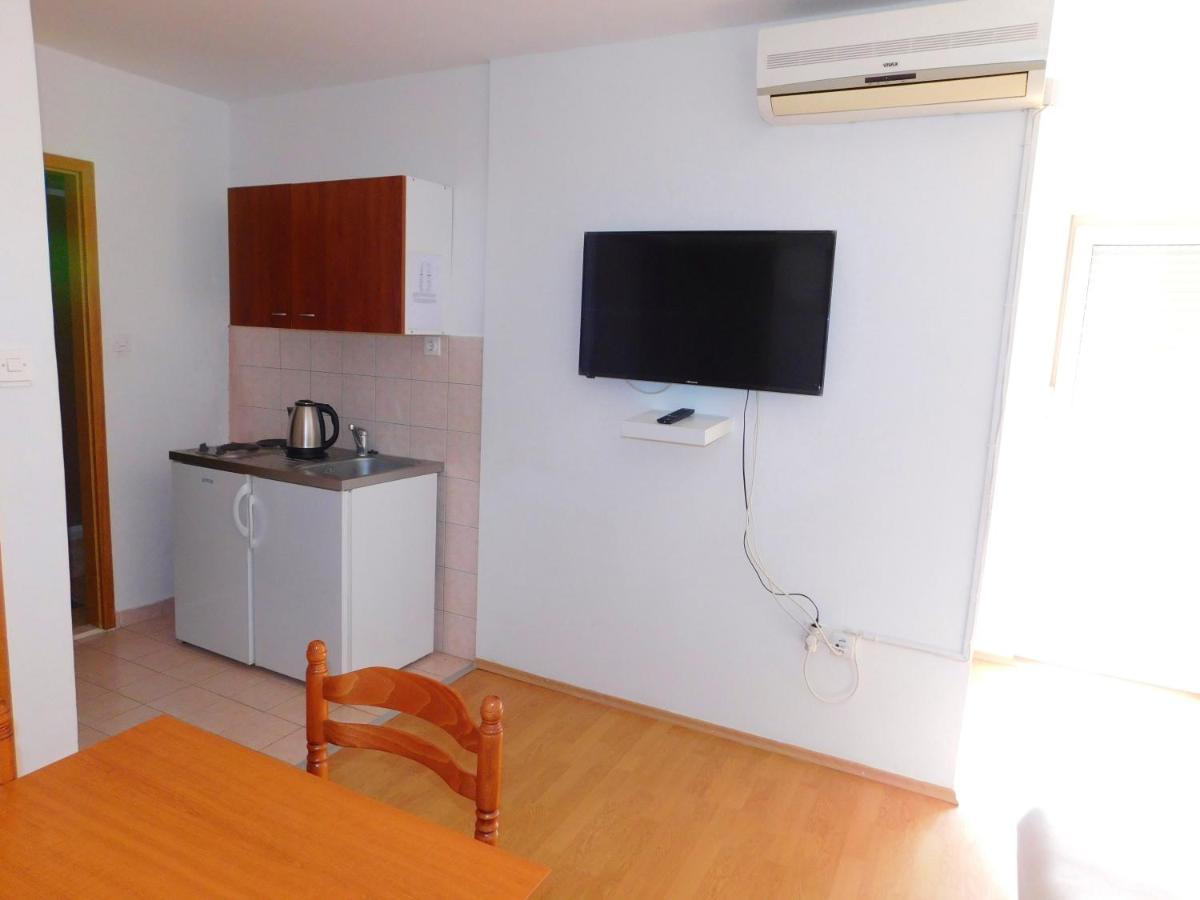 Apartments Nikolas โวดีเซ ภายนอก รูปภาพ